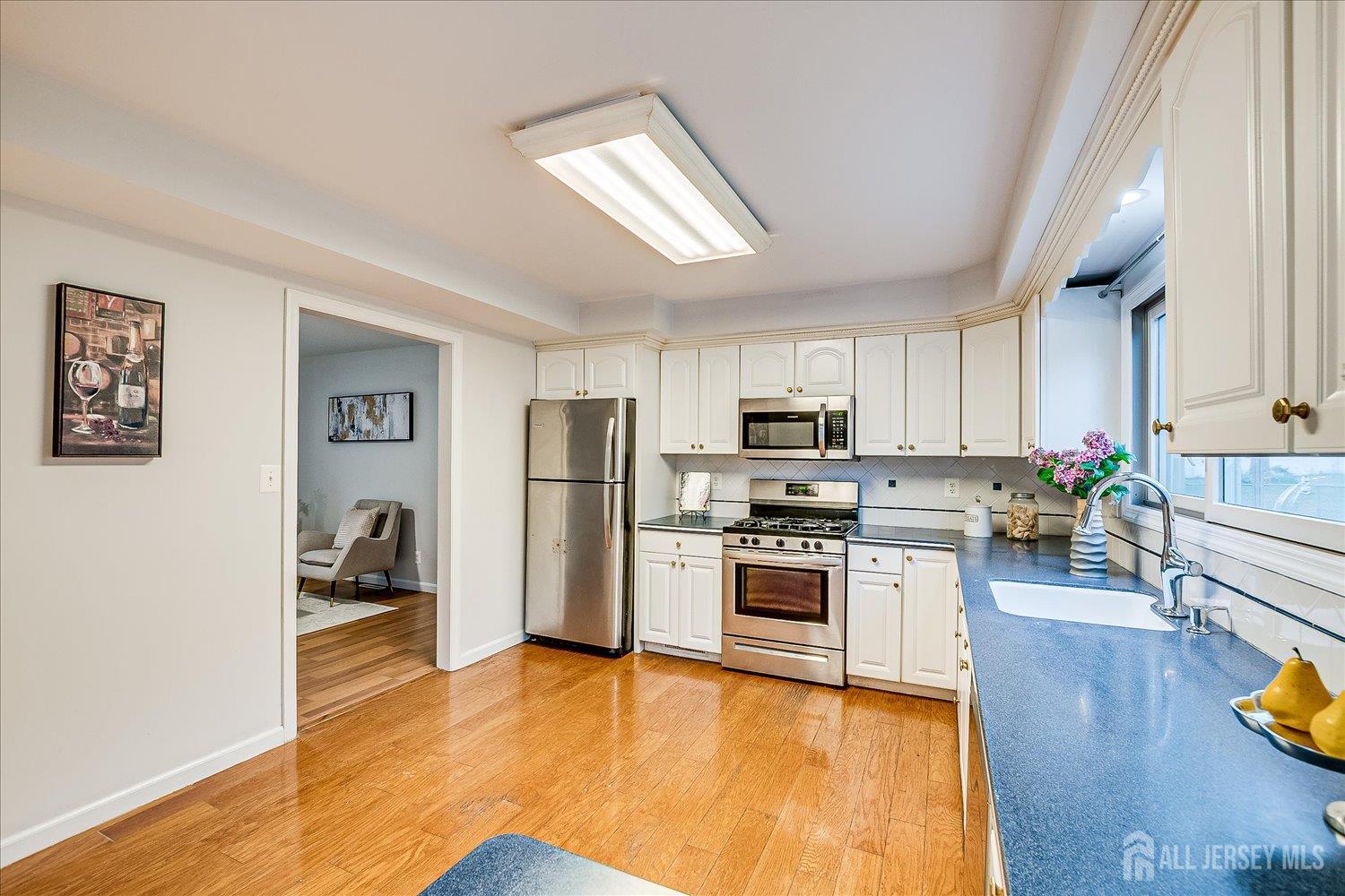 24 Langley Road Kendall Park, NJ 08824 - Photo 10 of 33 Gallery Image 10