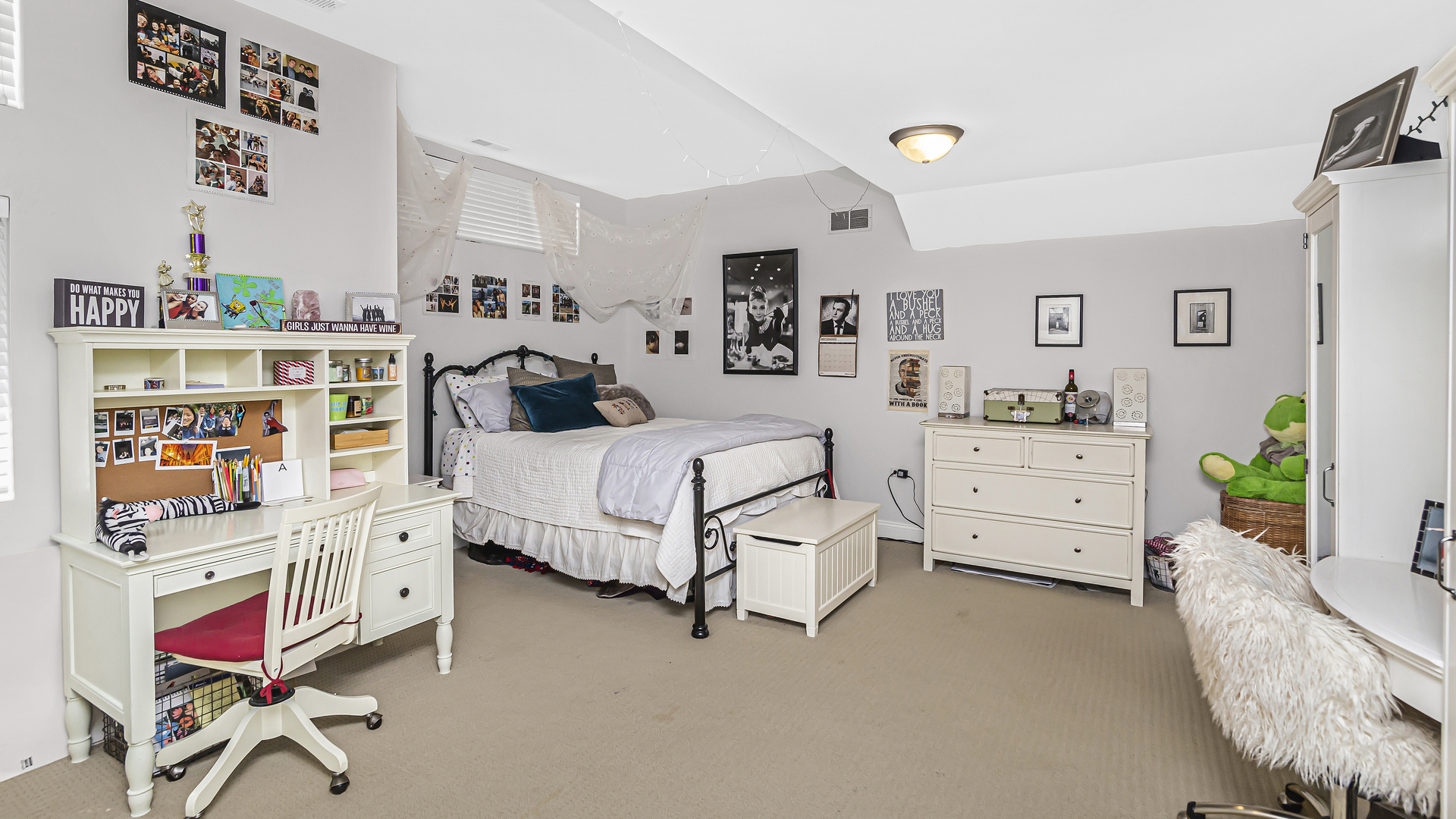 300 Walnut Street Winnetka, IL 60093 - Photo 24 of 28 a bedroom with furniture and a bed
