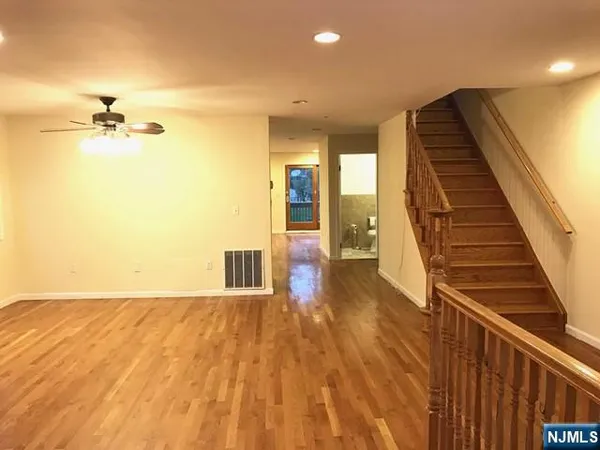 $4,600 | 441 Hillcrest Place, Unit B, Palisades Park, NJ 07650