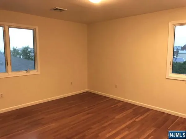 $4,600 | 441 Hillcrest Place, Unit B, Palisades Park, NJ 07650