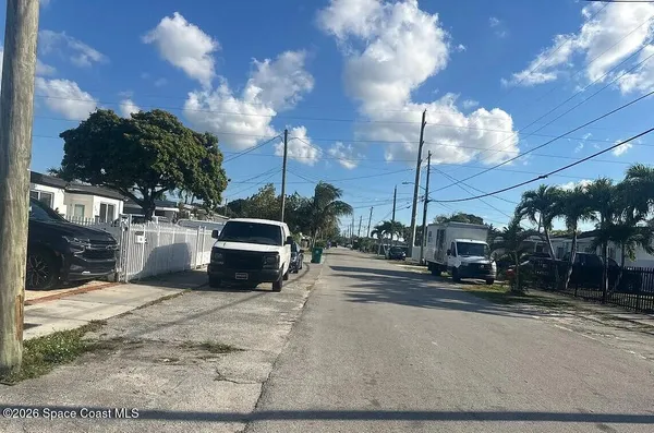 $5,000 | 371 Northwest 59th Court, Miami, FL 33126