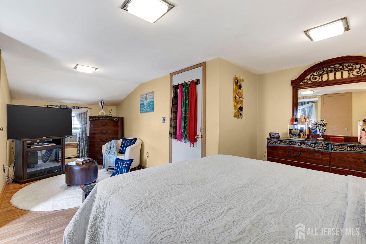 3 State Street Carteret, NJ 07008 - Photo 20 of 41