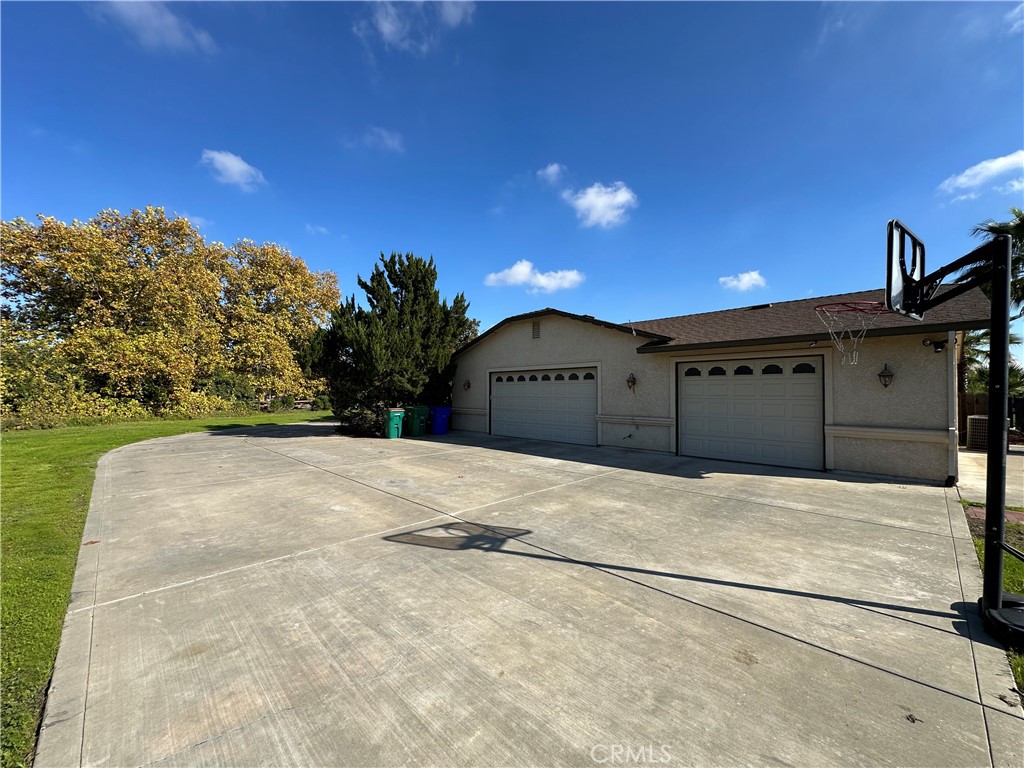 3119 Lorrie Court Merced, CA 95348 - Photo 34 of 38 a house with a outdoor space