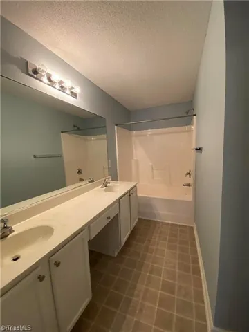 $1,600 | 46 Ledgerstone Lane, Greensboro, NC 27407