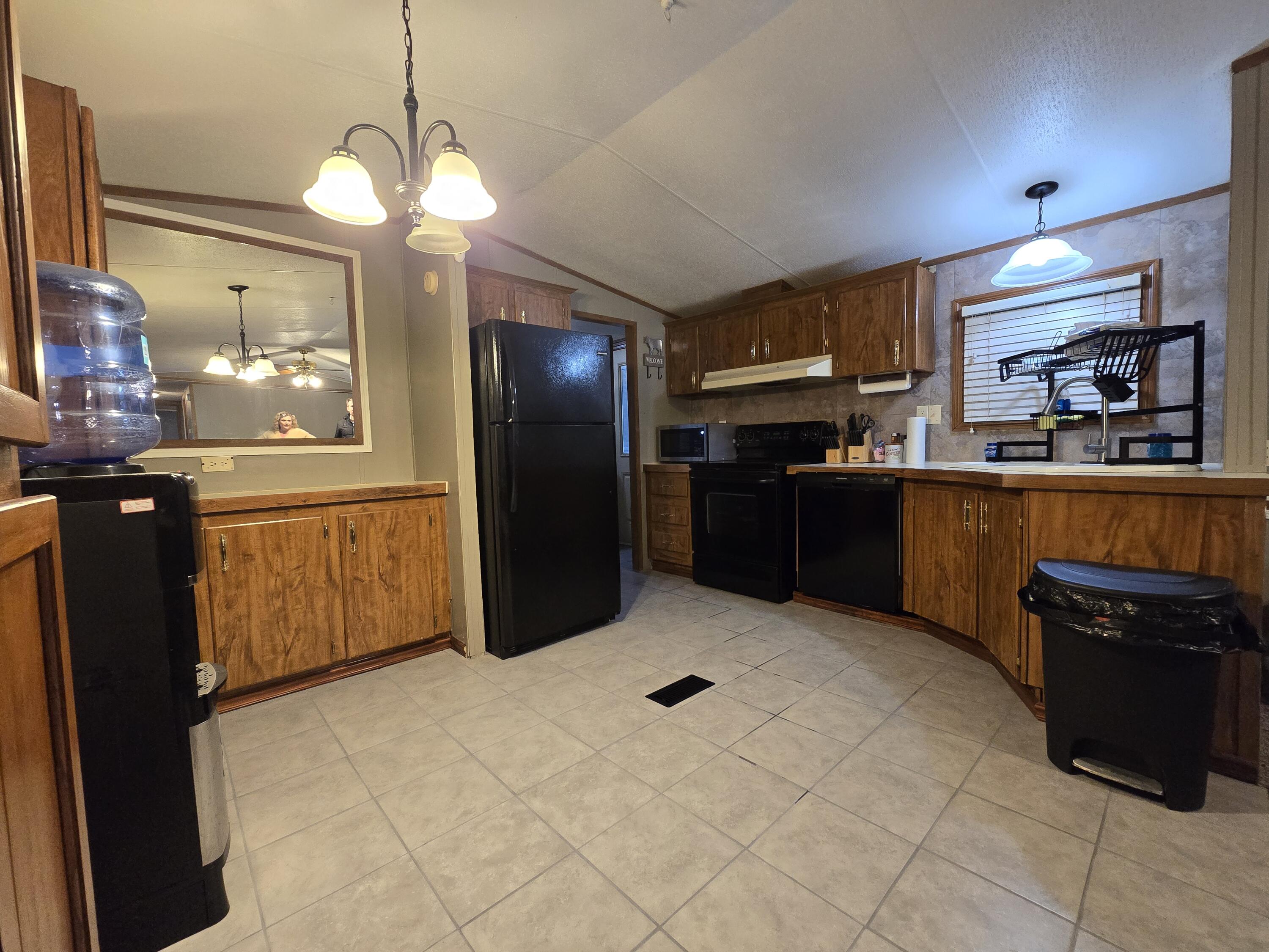 45 Fourmile Run Road Middlesboro, KY 40965 - Photo 9 of 23 20251111_161828