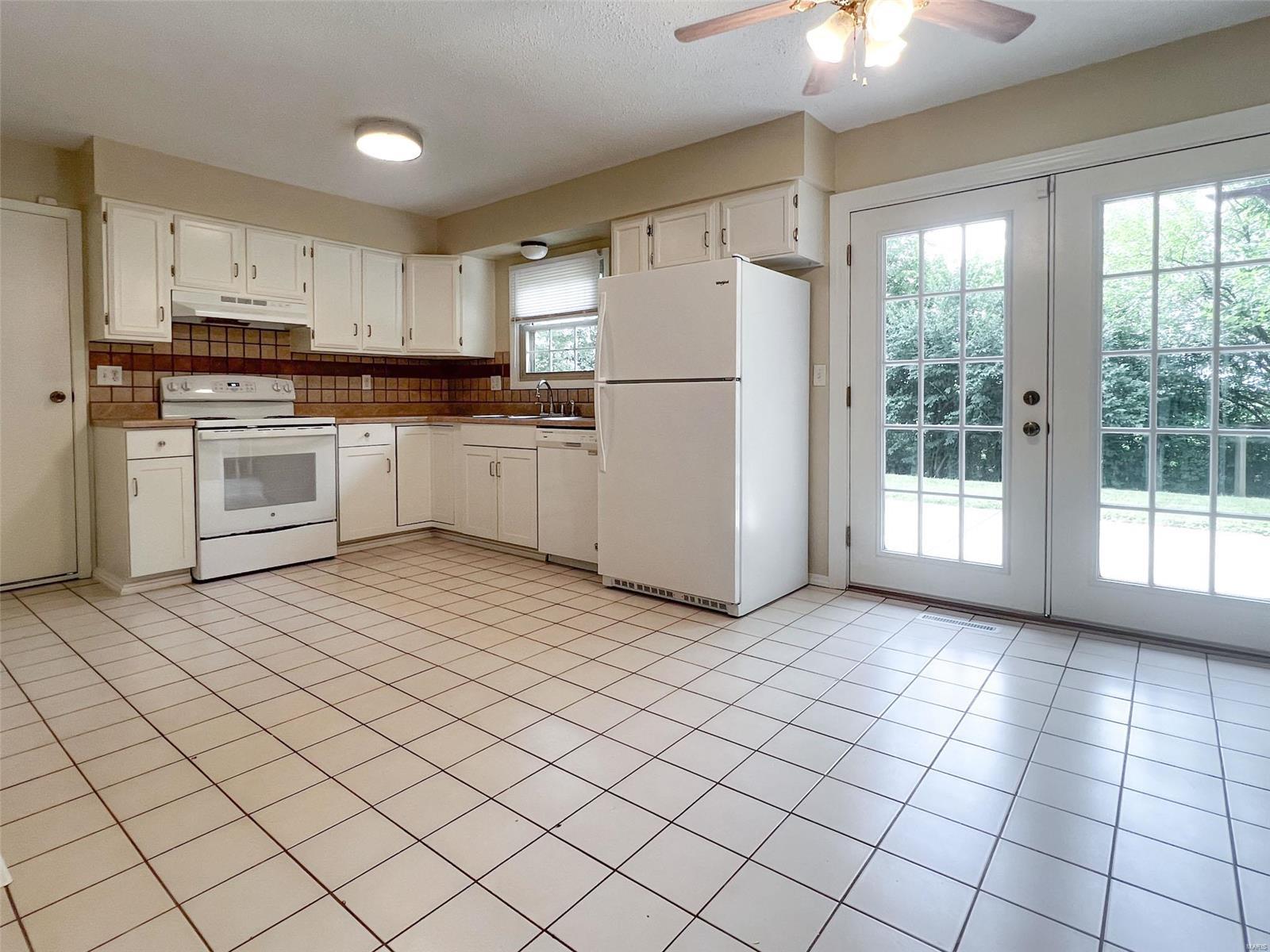 904 Fort Henry Road Belleville, IL 62221 - Photo 8 of 29