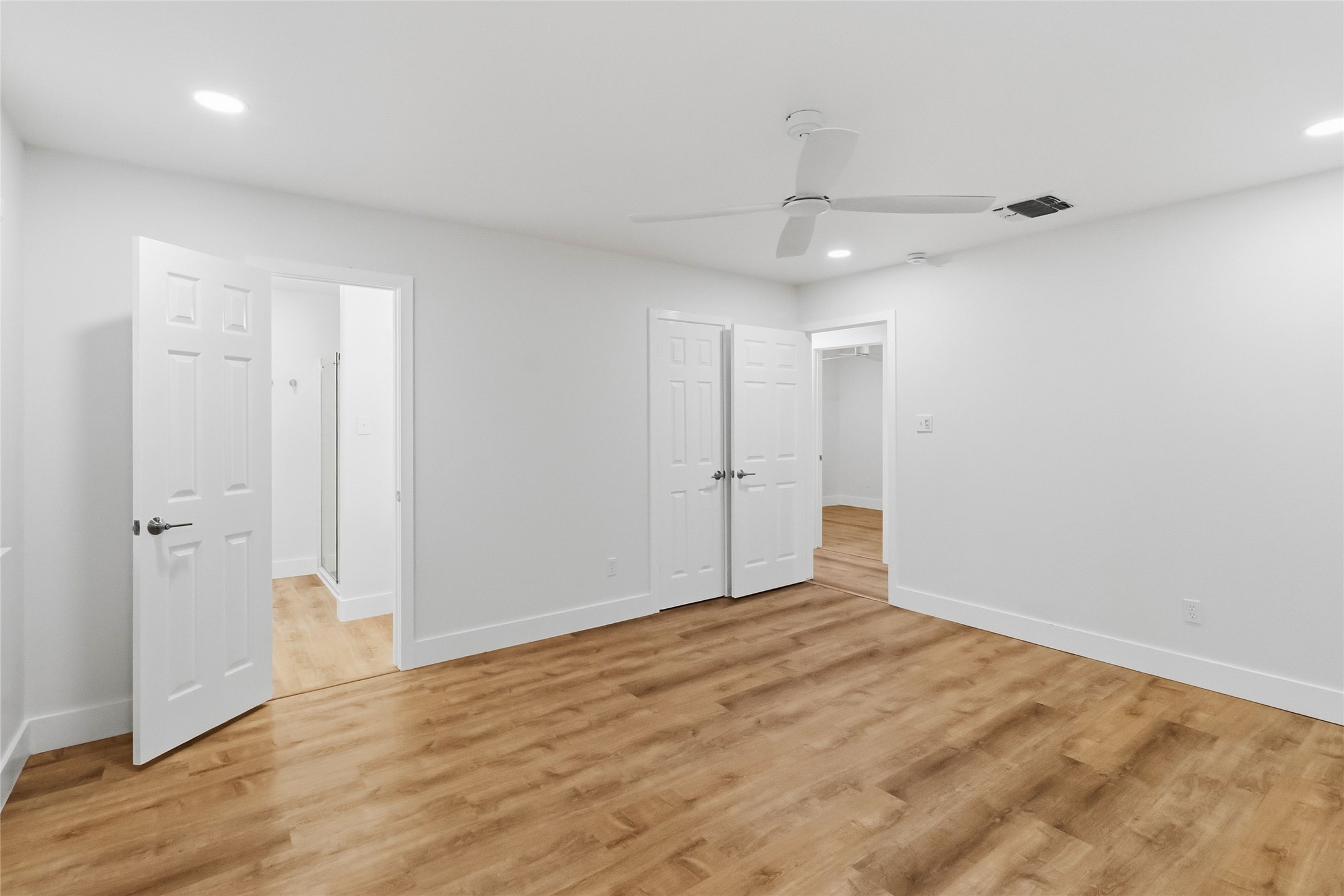 326 Pine View Loop Bastrop, TX 78602 - Photo 19 of 30 An inviting room with pristine walls and resilient flooring offers adaptable living possibilities.