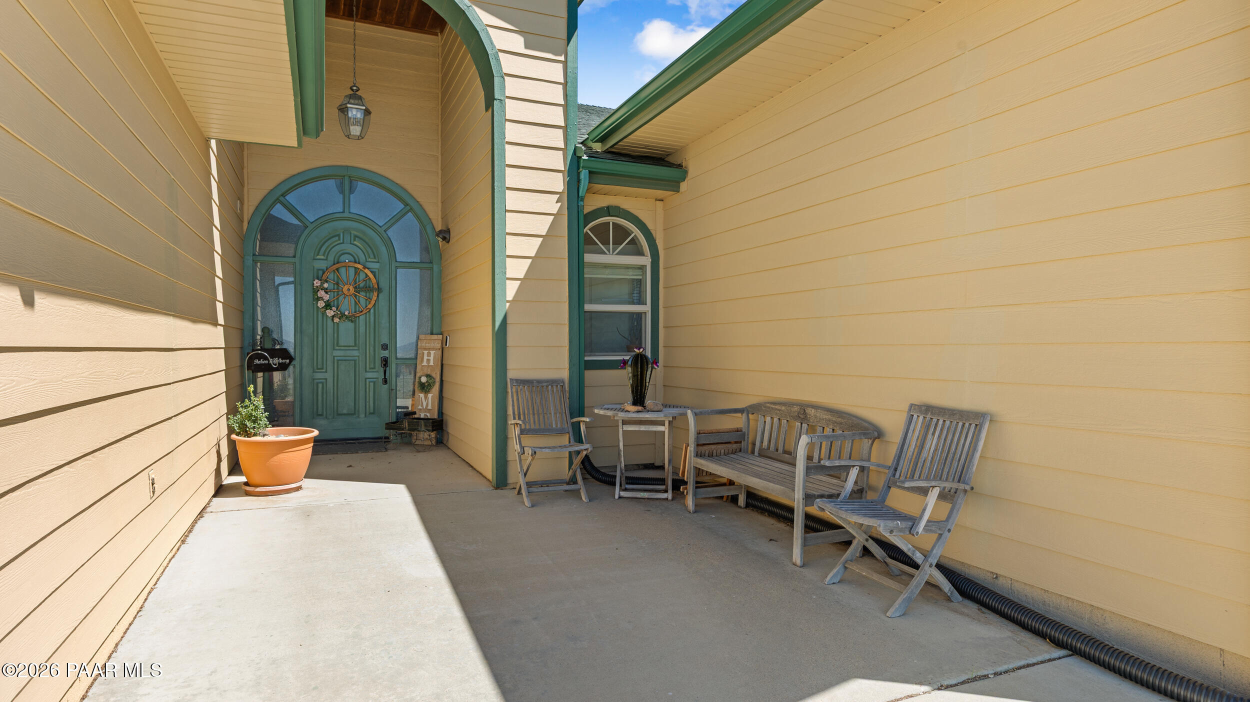 9605 North Coyote Springs Road Prescott Valley, AZ 86315 - Photo 12 of 43 a view of living room with furniture