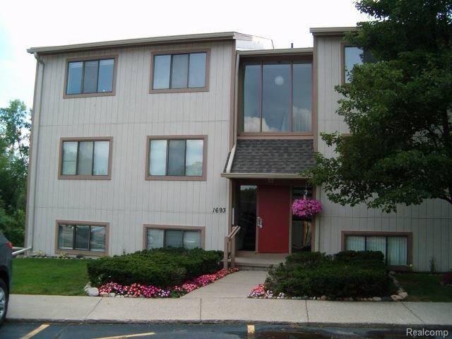 1693 Riverside Drive, Unit 1 Rochester Hills, MI 48309 - Photo 1 of 22