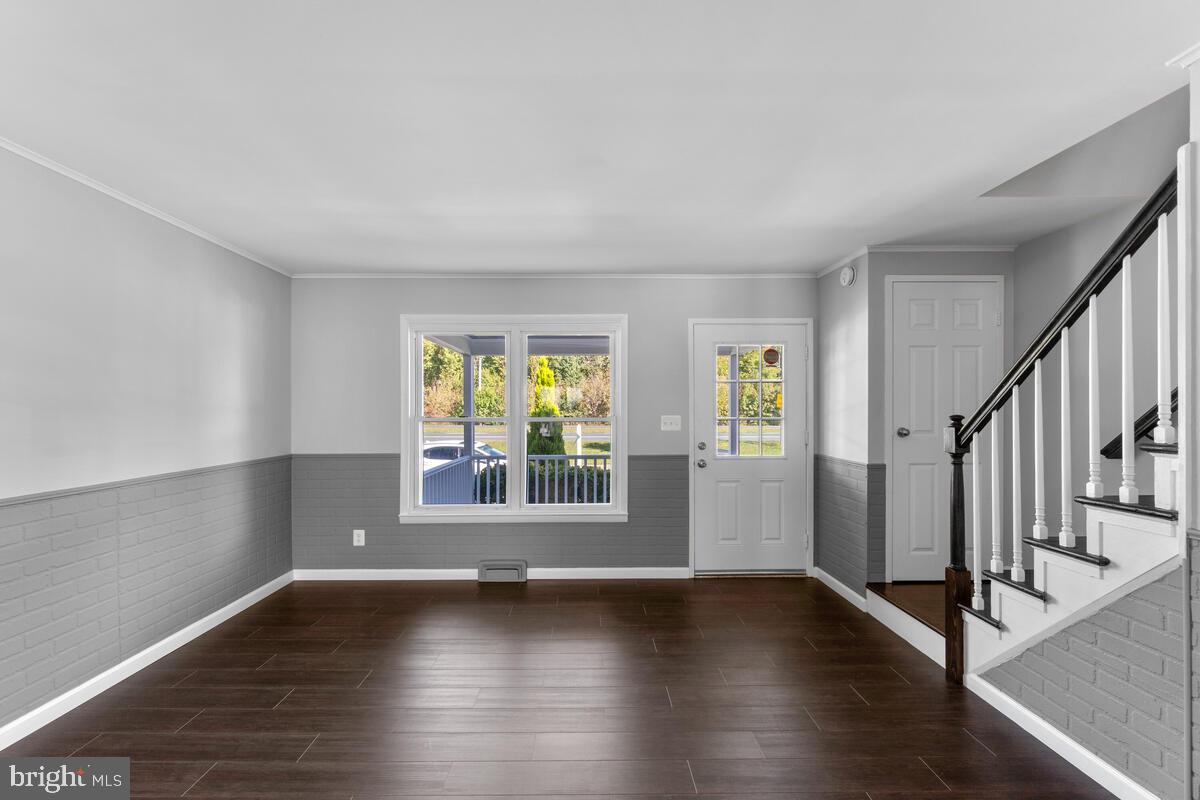 3209 Vulcan Road Dundalk, MD 21222 - Photo 16 of 58 Laminate Hardwood Floors