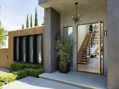 12132 Otsego Street Valley Village, CA 91607 - Photo 3 of 75