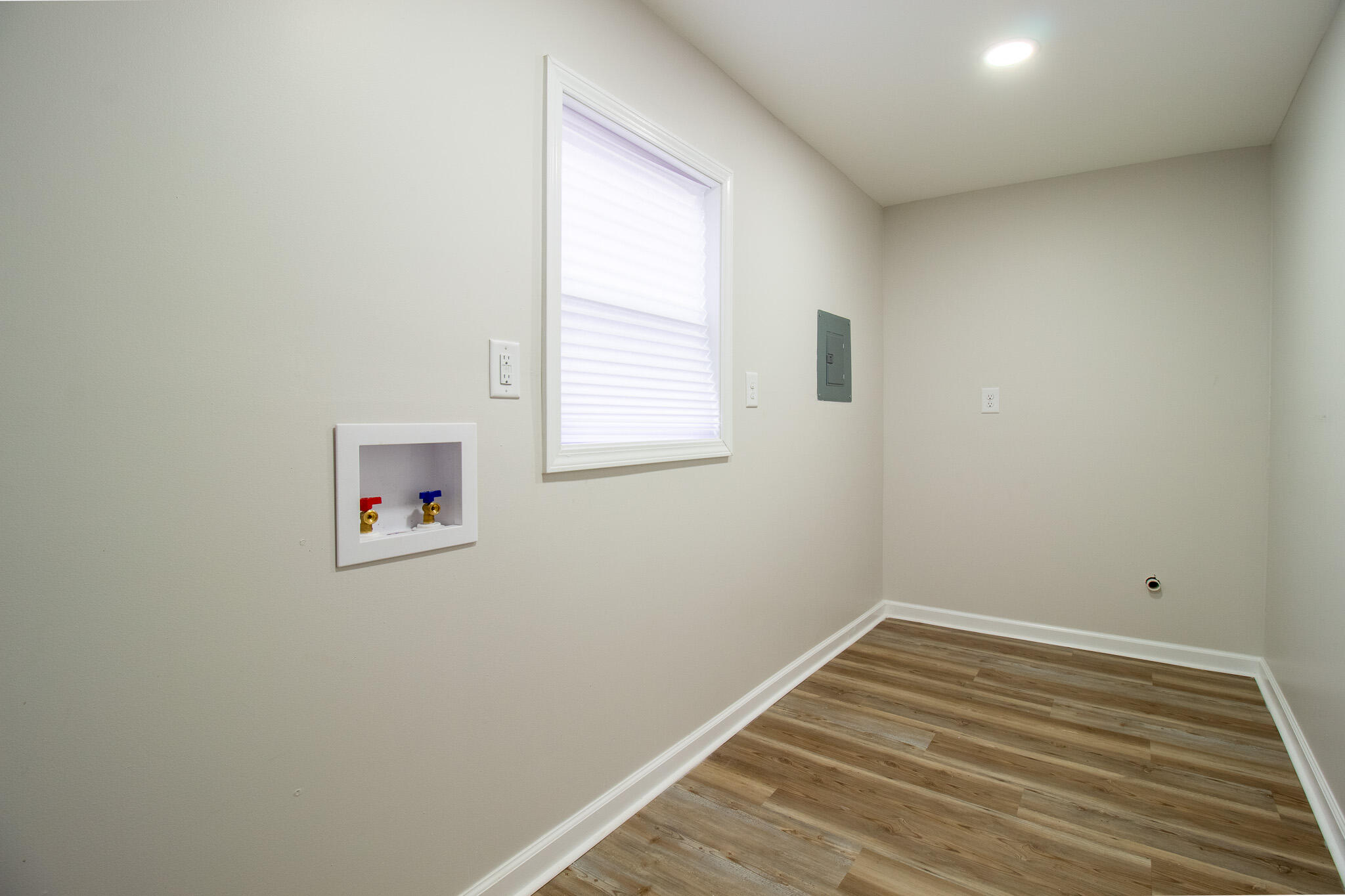 1755 Ralston Street Gary, IN 46406 - Photo 23 of 29 an empty room with a window