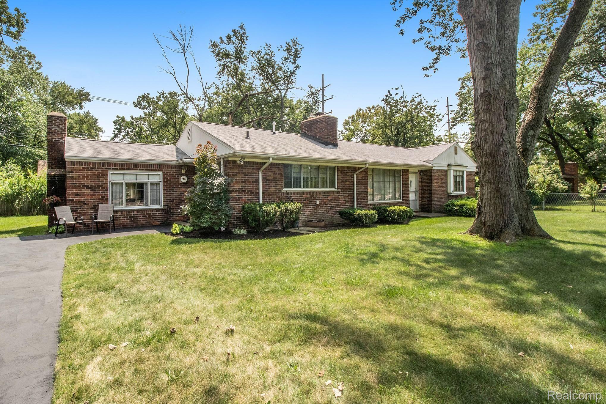 19631 West Nine Mile Road Southfield, MI 48075 - Photo 1 of 24 IMG_6481.jpg