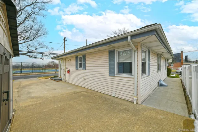 $749,000 | 481 Leonard Boulevard, New Hyde Park, NY 11040