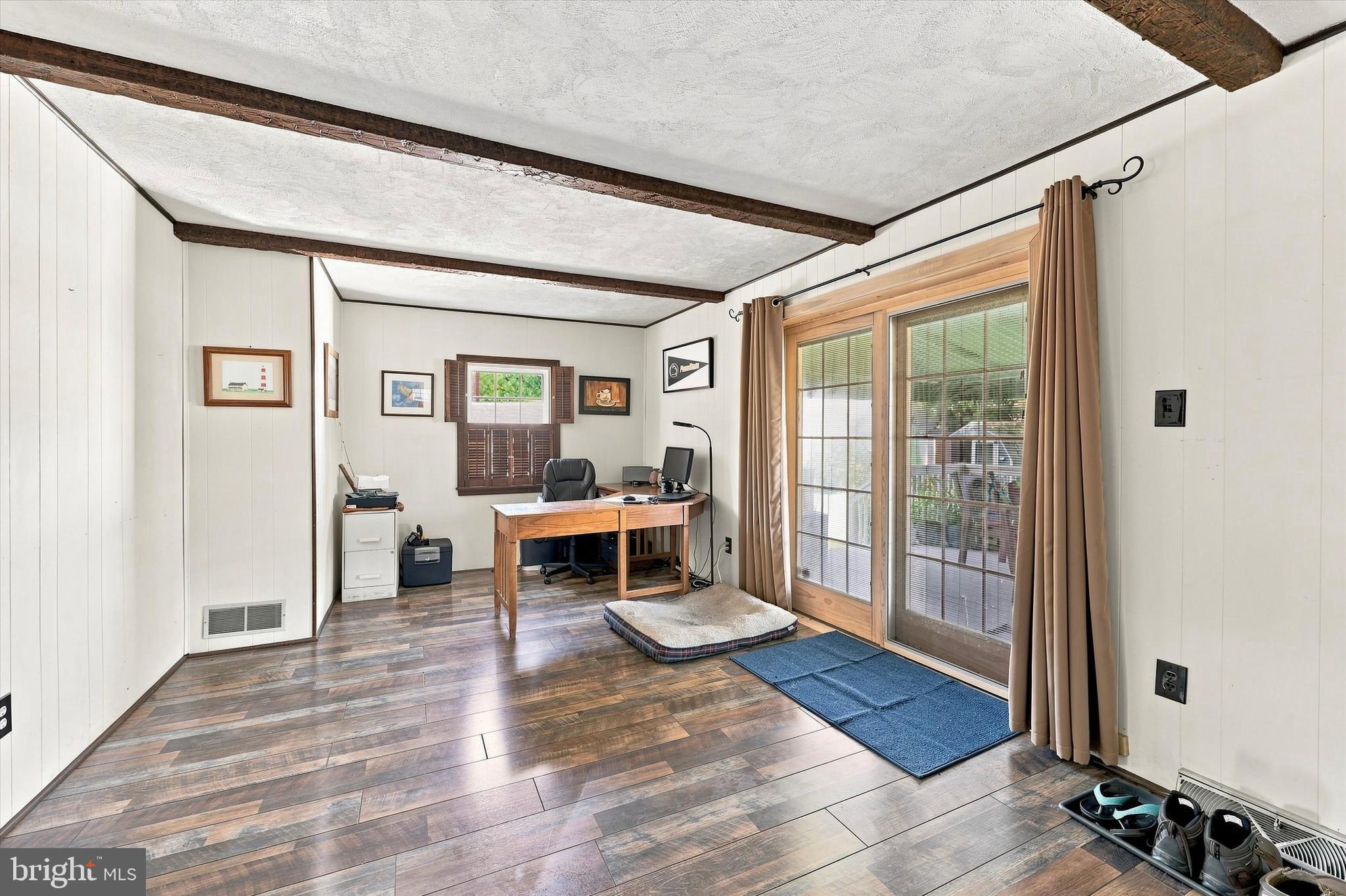 442 Thatcher Road Springfield, PA 19064 - Photo 12 of 25 Large Family Room