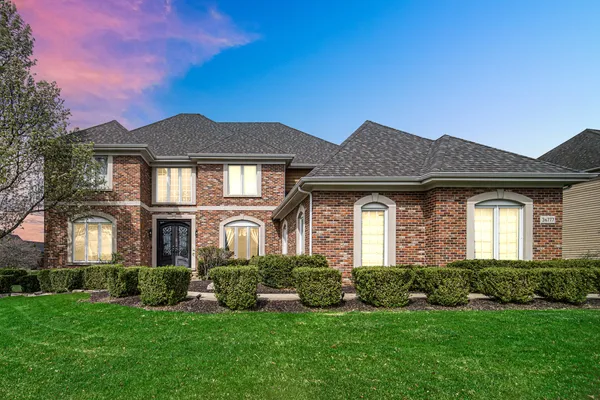 $989,000 | 3N777 Walt Whitman Road, St. Charles, IL 60175