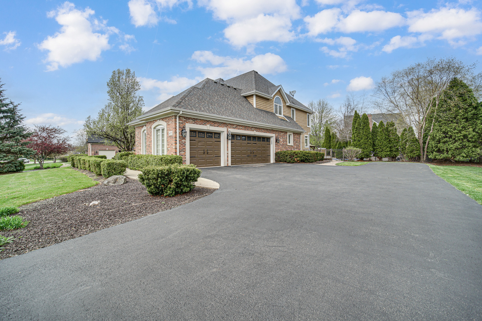 3N777 Walt Whitman Road St. Charles, IL 60175 - Photo 2 of 29