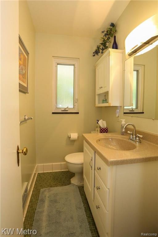 4032 Wakefield Road Berkley, MI 48072 - Photo 24 of 35