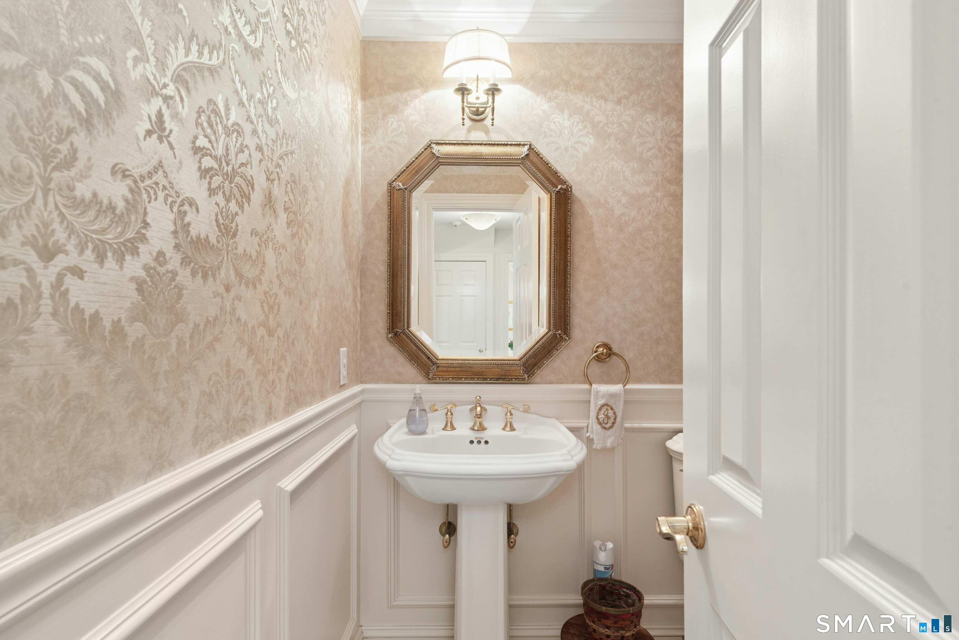 17 D Butterfield Road Newtown, CT 06470 - Photo 21 of 34 Main Level Powder Room