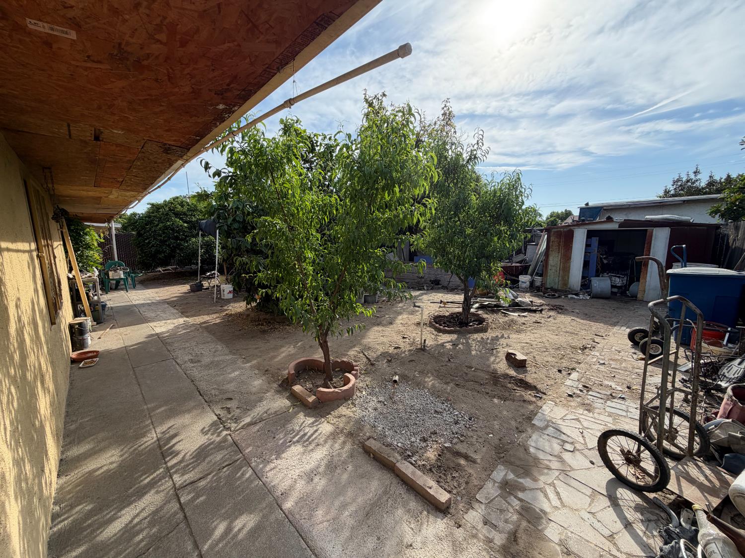8767 South Rodriguez Avenue Parlier, CA 93648 - Photo 17 of 18 a view of a backyard with sitting area