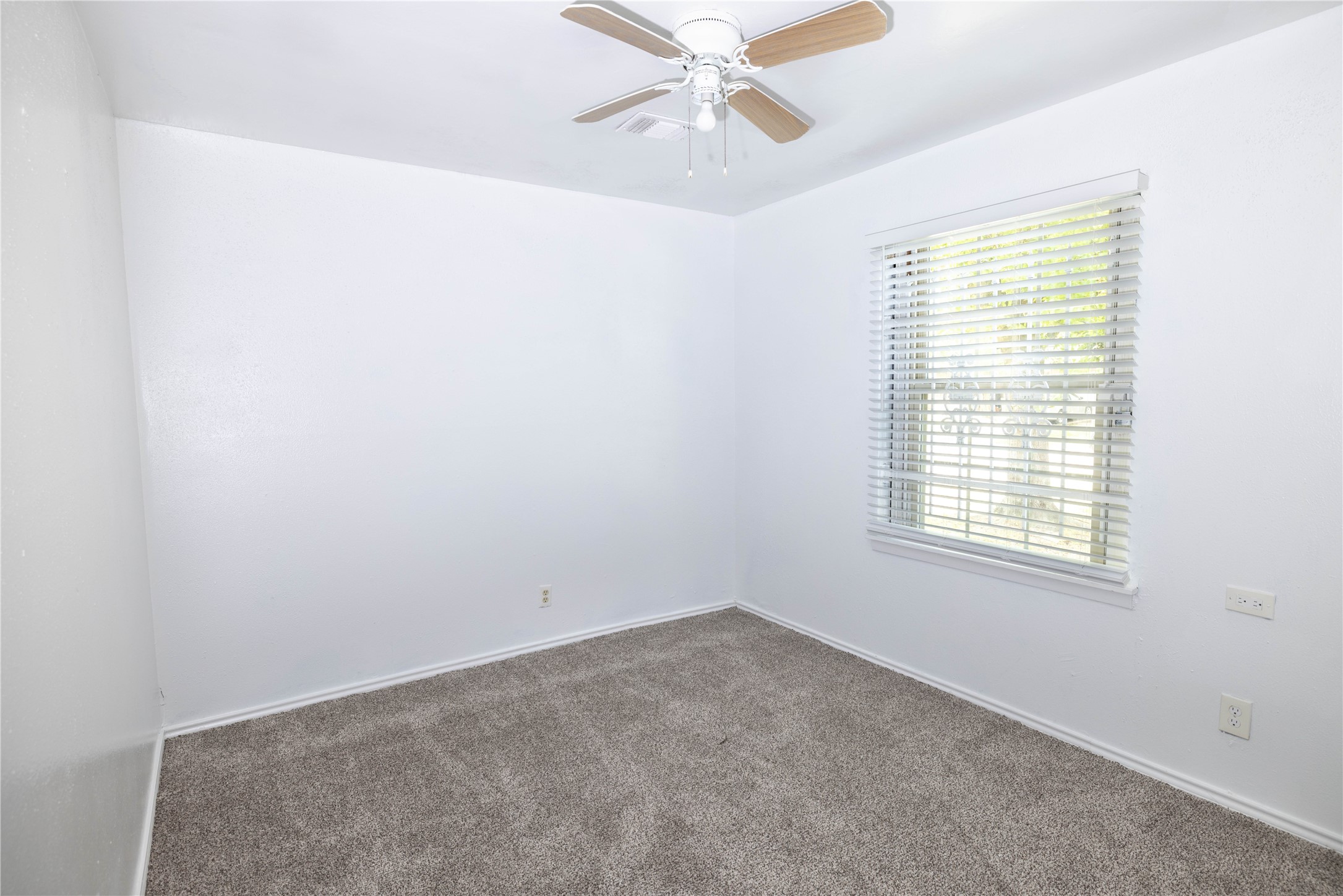 6115 Micollet Street Houston, TX 77016 - Photo 14 of 17