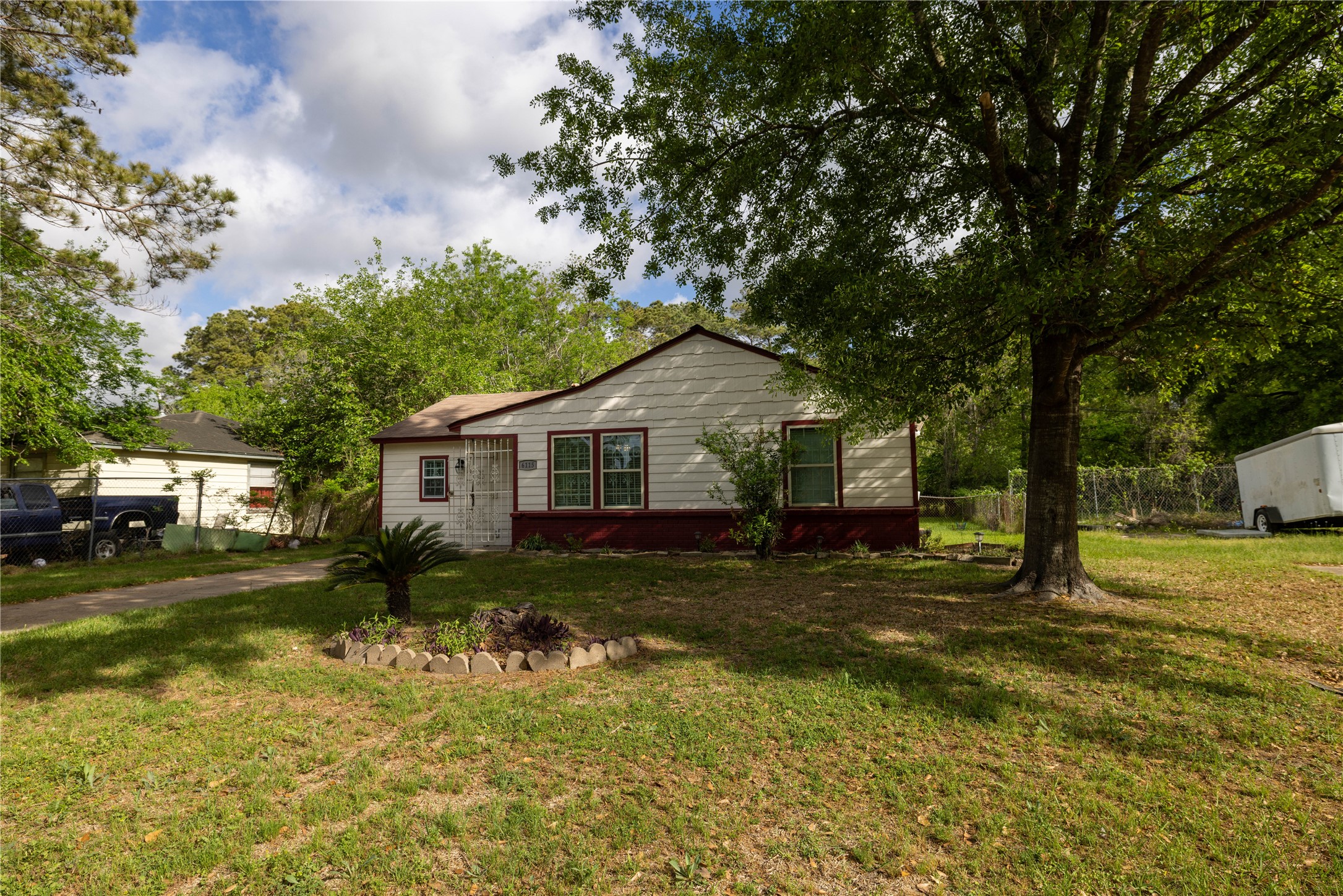 6115 Micollet Street Houston, TX 77016 - Photo 4 of 17