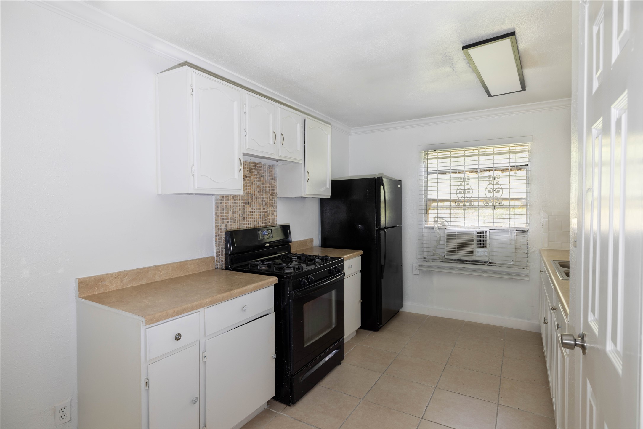 6115 Micollet Street Houston, TX 77016 - Photo 5 of 17