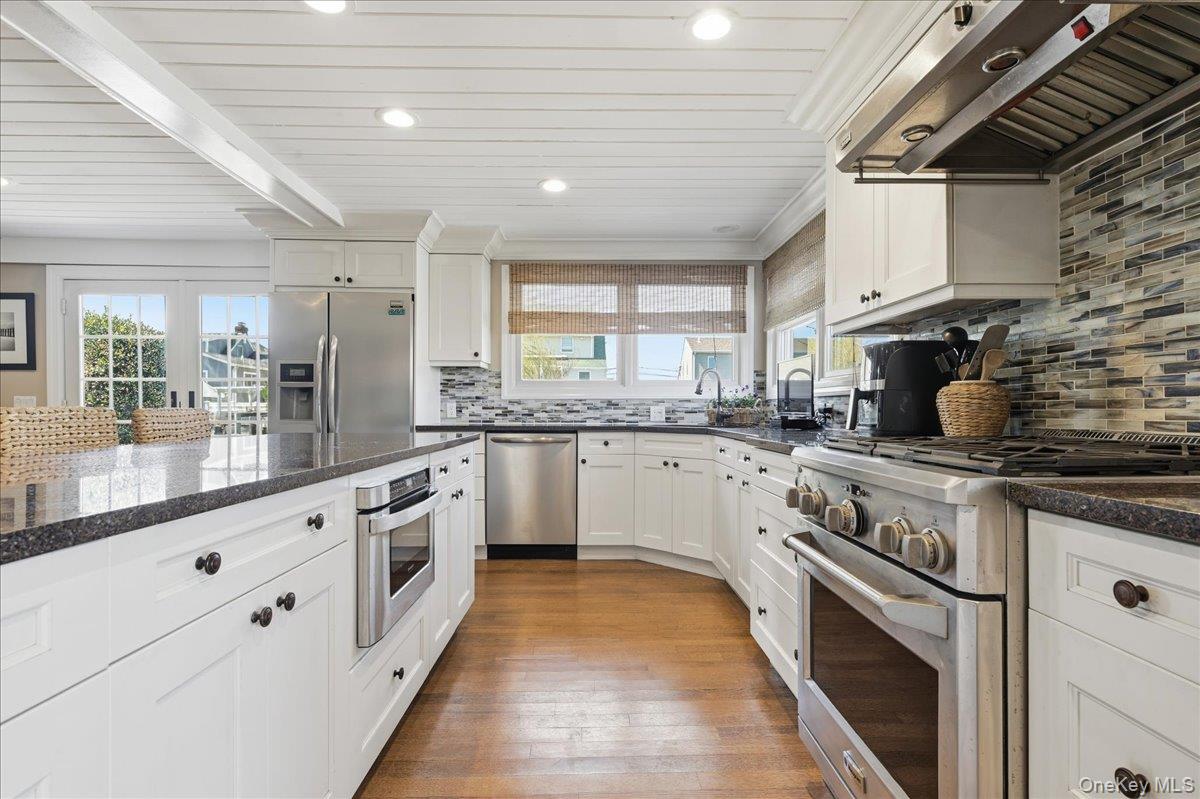 114 Araca Road Babylon, NY 11702 - Photo 12 of 50