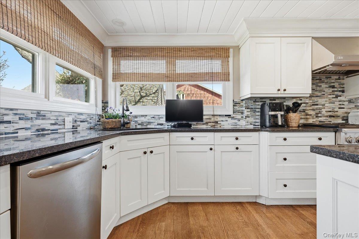 114 Araca Road Babylon, NY 11702 - Photo 13 of 50