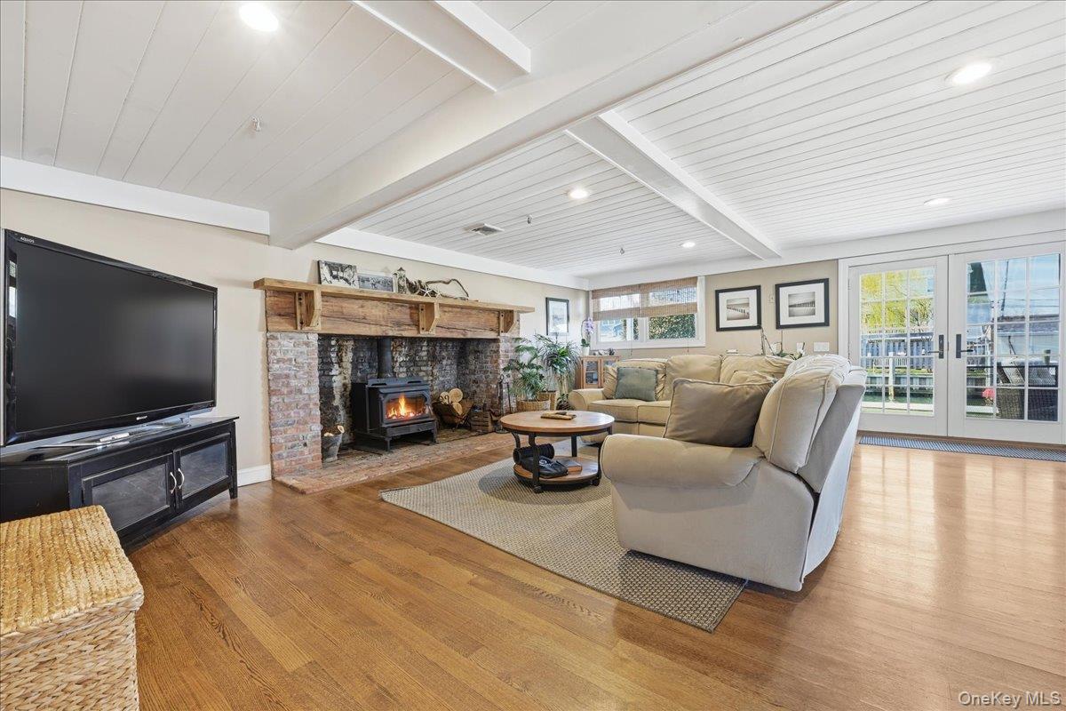 114 Araca Road Babylon, NY 11702 - Photo 16 of 50