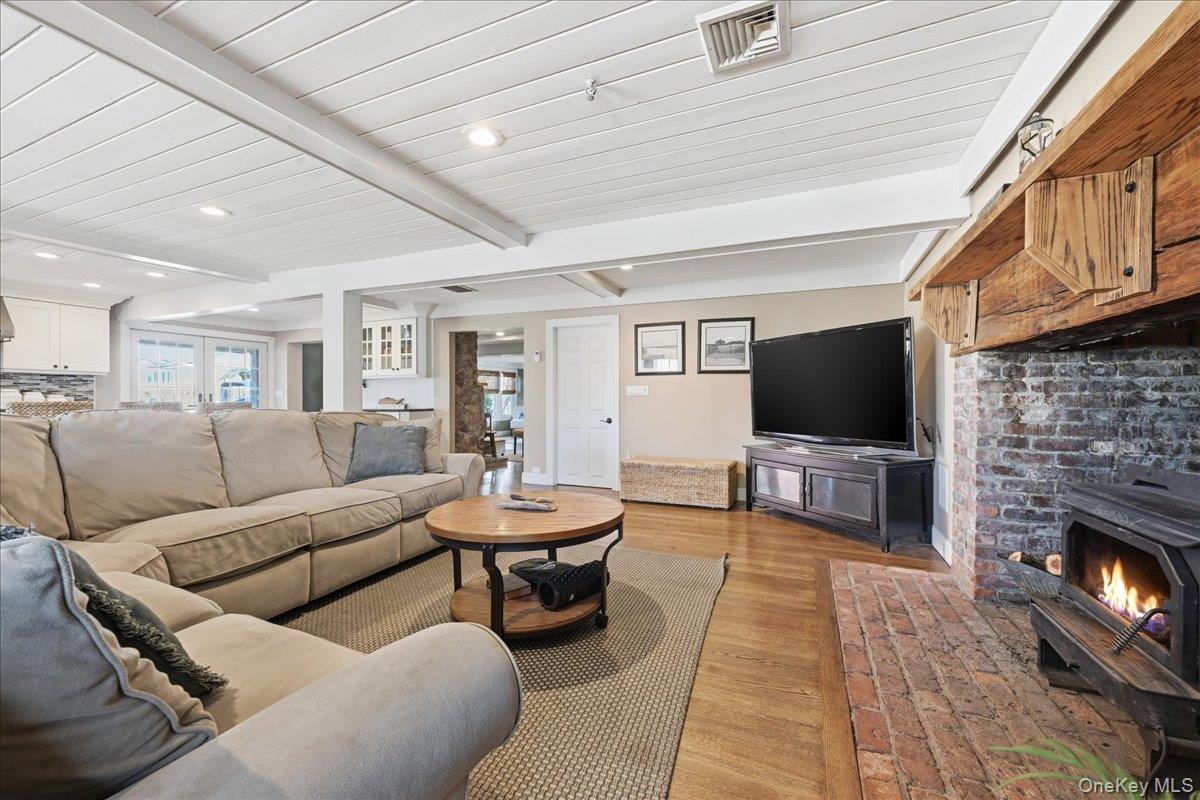 114 Araca Road Babylon, NY 11702 - Photo 18 of 50