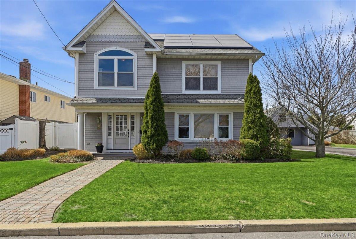 114 Araca Road Babylon, NY 11702 - Photo 2 of 50