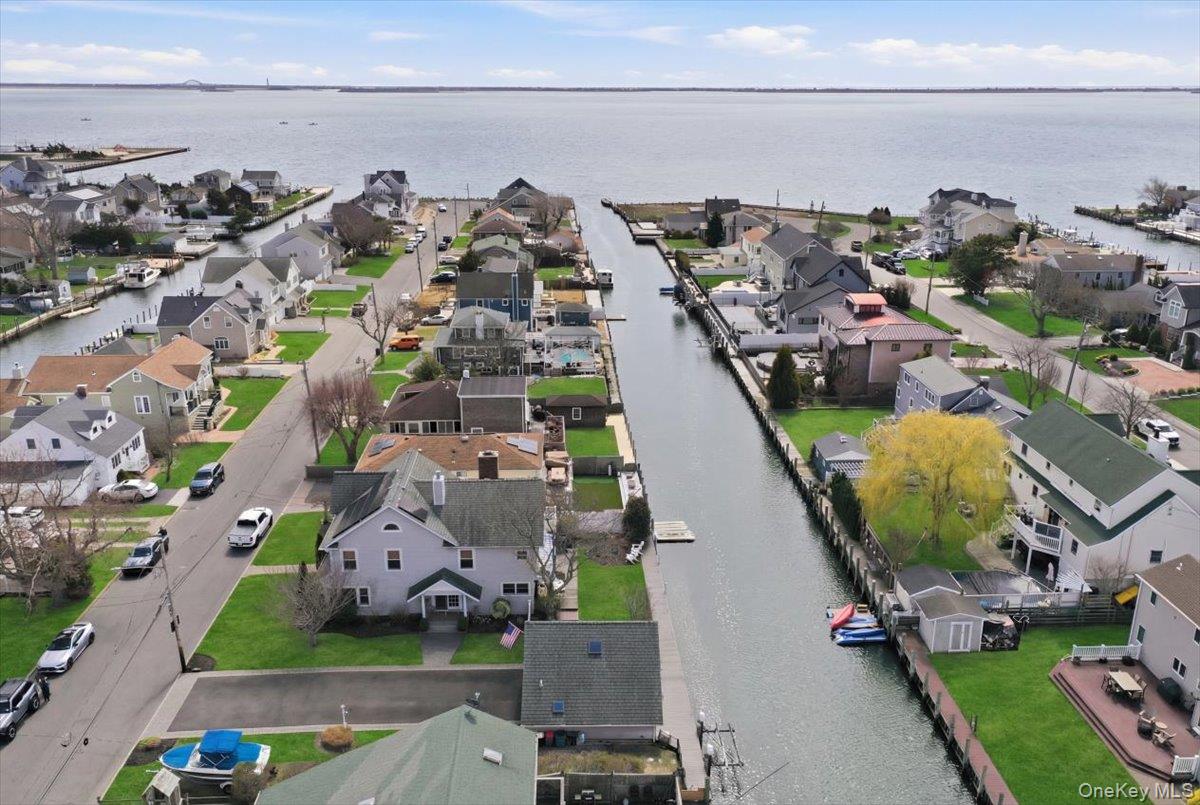 114 Araca Road Babylon, NY 11702 - Photo 47 of 50