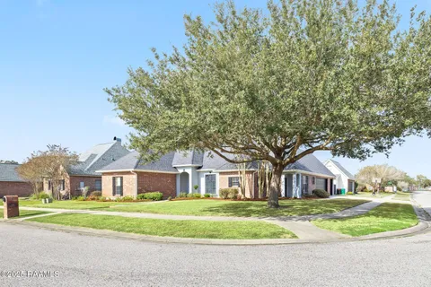 $415,000 | 108 Millcrest Drive, Lafayette, LA 70508