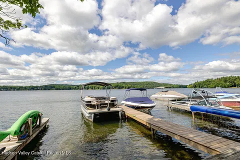 $1,295,000 | 4 Bobolink Road, Craryville, NY 12521