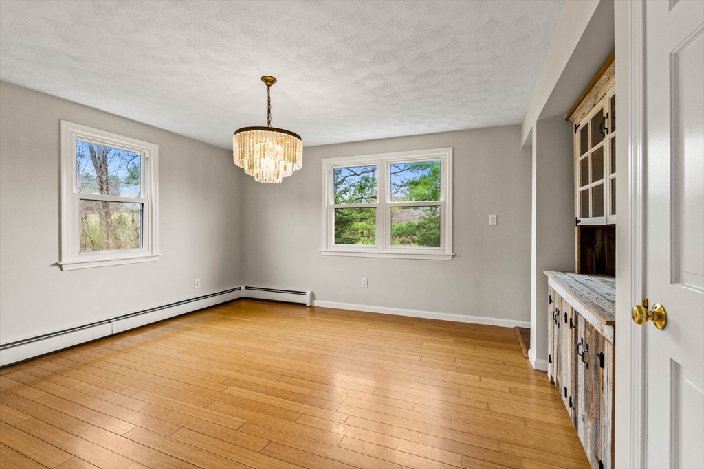 413 Wethersfield Street Rowley, MA 01969 - Photo 11 of 26