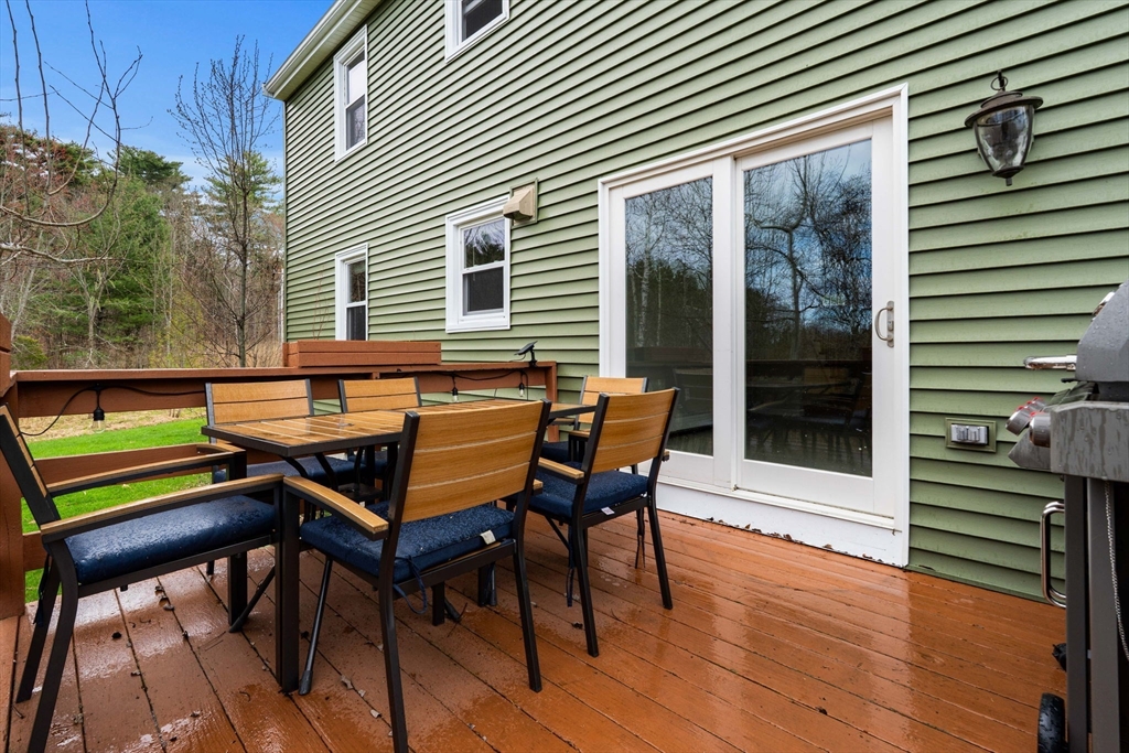 413 Wethersfield Street Rowley, MA 01969 - Photo 4 of 26