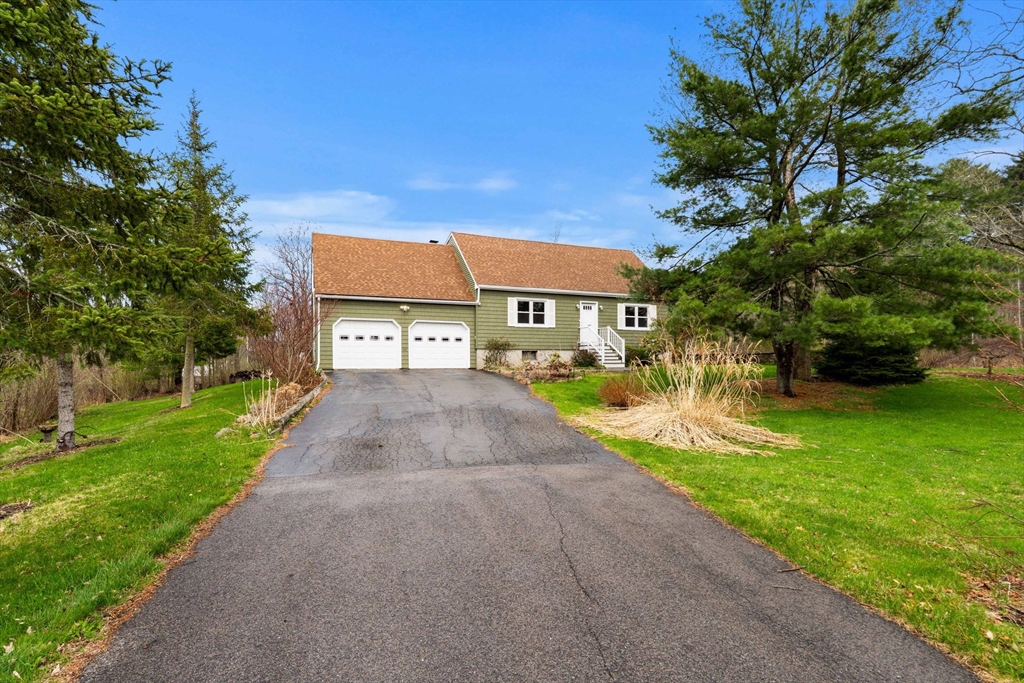 413 Wethersfield Street Rowley, MA 01969 - Photo 8 of 26