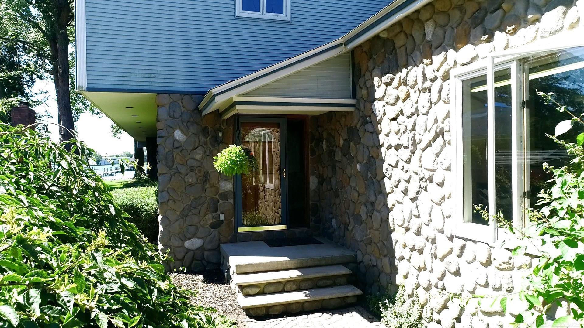 4577 Pointe Tremble Road Algonac, MI 48001 - Photo 45 of 60 50084782-44.JPG