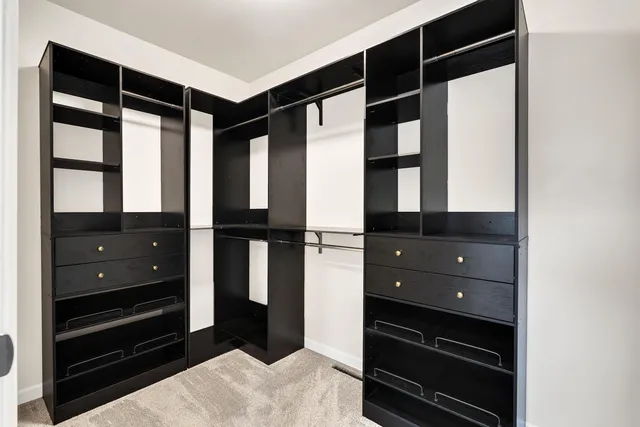 $500,000 | 270 Southern Drive, Holmen, WI 54636