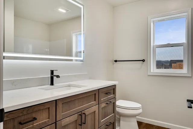 $530,000 | 270 Southern Drive, Holmen, WI 54636