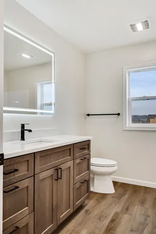 $500,000 | 270 Southern Drive, Holmen, WI 54636