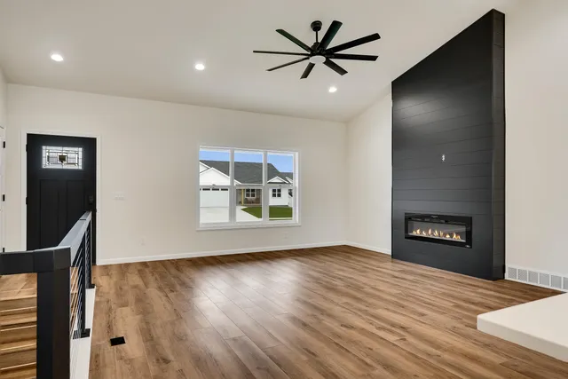 $530,000 | 270 Southern Drive, Holmen, WI 54636