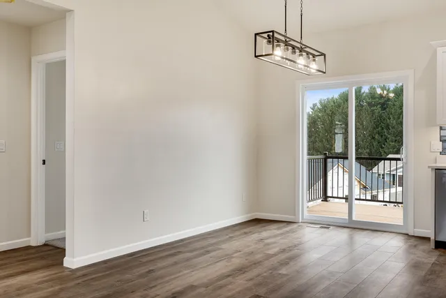 $530,000 | 270 Southern Drive, Holmen, WI 54636