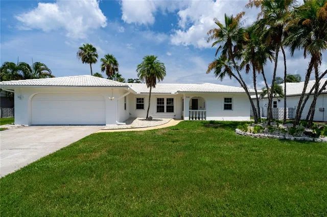$3,995 | 7354 Biltmore Drive, Sarasota, FL 34231