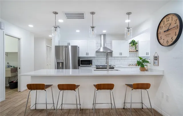 $3,995 | 7354 Biltmore Drive, Sarasota, FL 34231