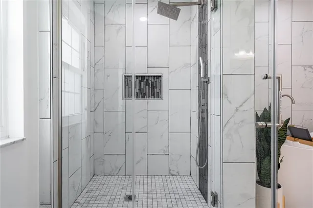 $3,995 | 7354 Biltmore Drive, Sarasota, FL 34231