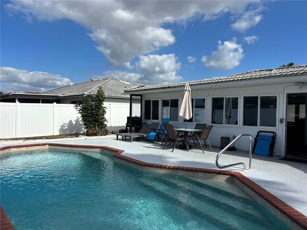 $3,800 | 7354 Biltmore Drive, Sarasota, FL 34231