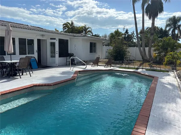 $3,800 | 7354 Biltmore Drive, Sarasota, FL 34231
