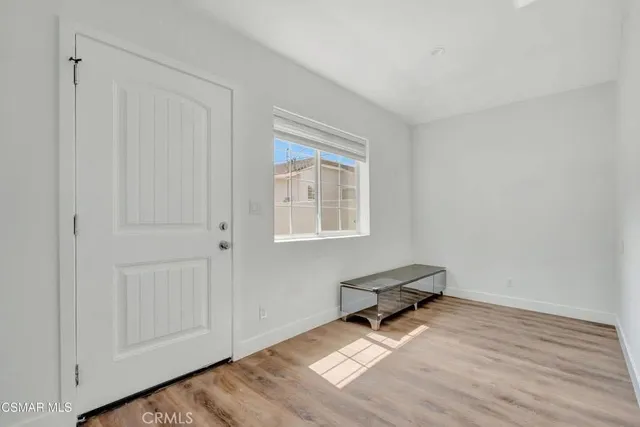 $2,100 | 18345 Bessemer Street, Tarzana, CA 91335